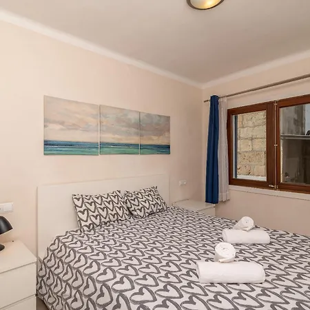 Pare Vives 77 By Sealand *