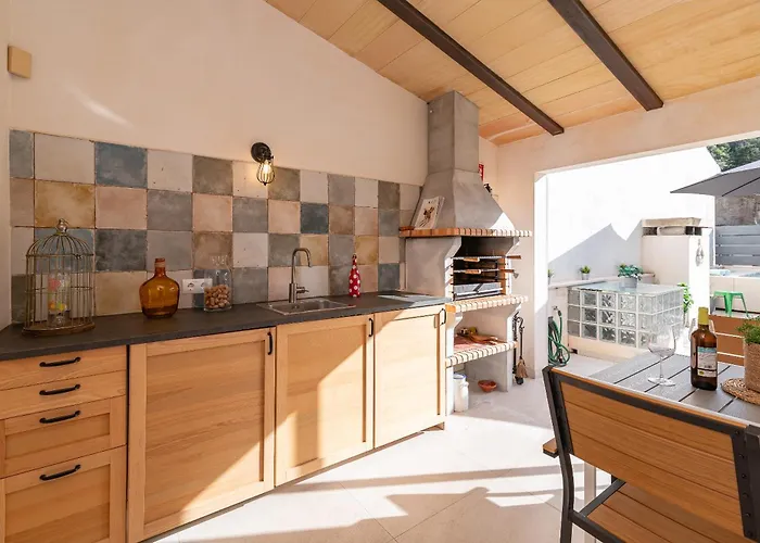 Pare Vives 77 By Sealand